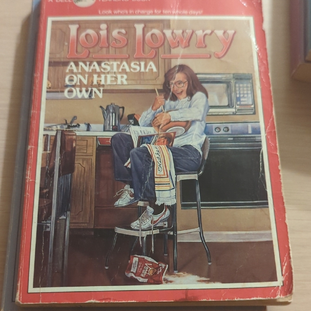 2 Lois Lowry Anastasia Has The Answers And Anastasia On Her Own